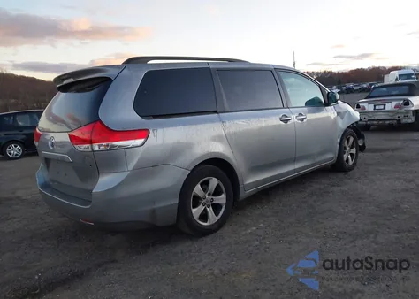 2011 Toyota Sienna Le V6 from USA, damaged, VIN 5TDKK3DC5BS045721